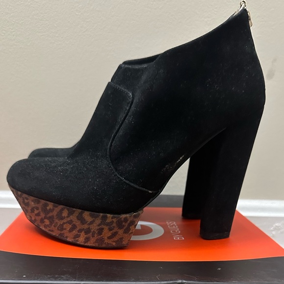 G by Guess Airien booties - Picture 2 of 3